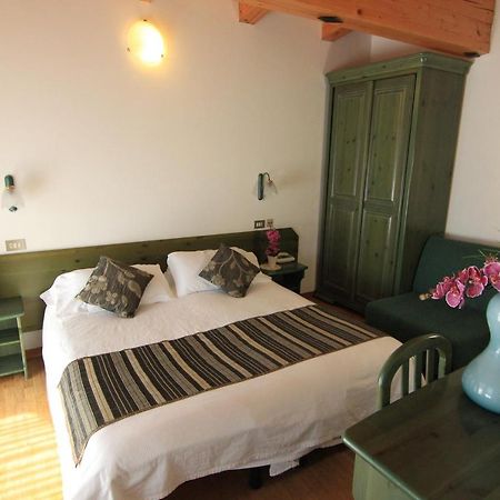 Albergo Ristorante Cacciatori Auronzo di Cadore Exterior foto