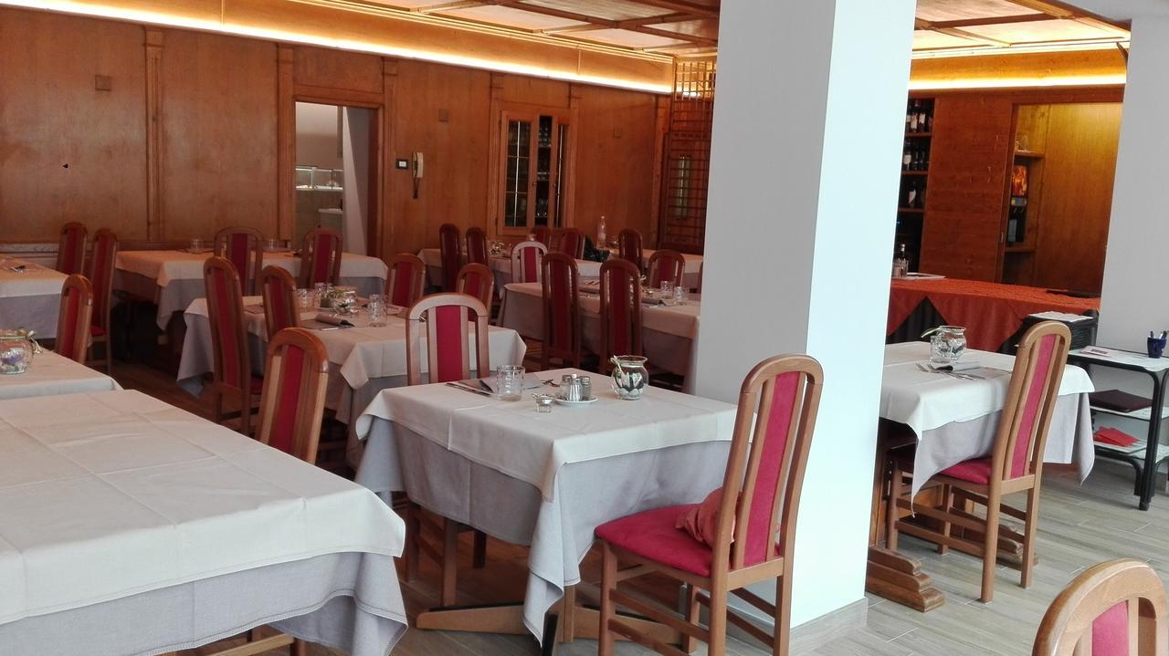 Albergo Ristorante Cacciatori Auronzo di Cadore Exterior foto